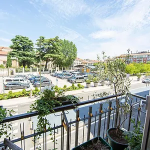 Bed & Breakfast Happiness - City Center, Verona